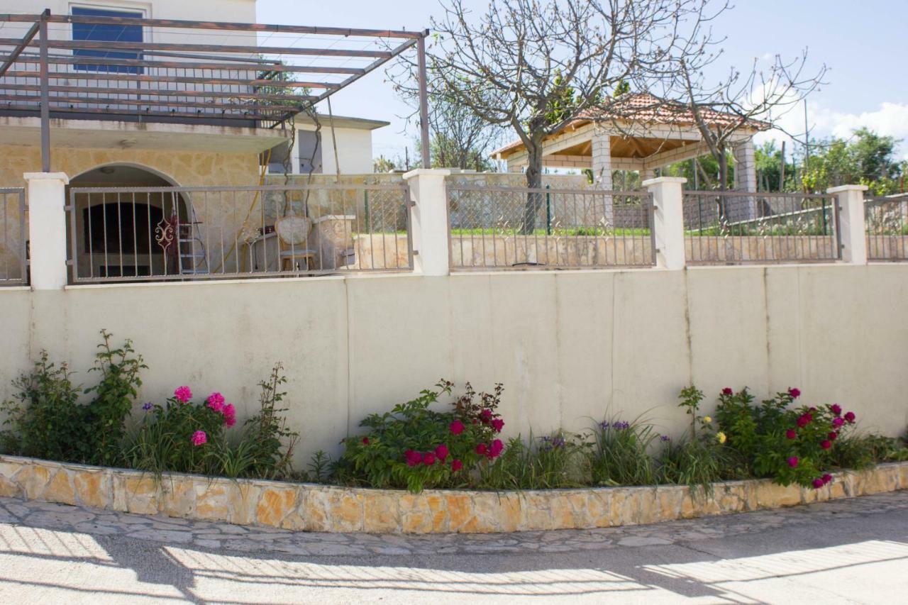 Villa Fig Zmijavci Luaran gambar